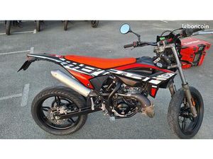 MOTO BETA DE TYPE RR 50 SM 2T