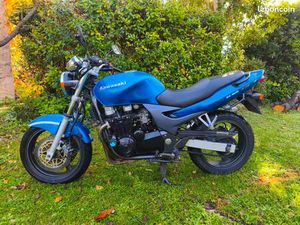KAWASAKI ZR7