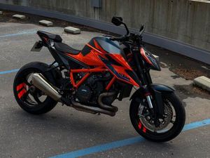 KTM 1290 SUPER DUKE R 2020