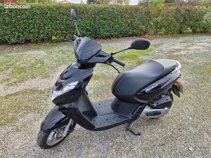 SCOOTER PEUGEOT KISBEE 4T