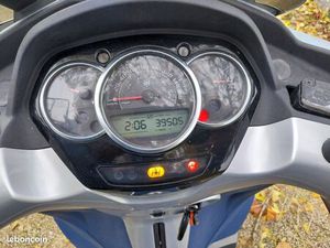 VENDS SCOOTER PIAGGIO 300 LT TRÈS BON ÉTAT