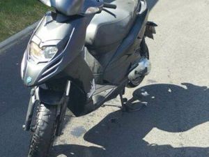 TYPHOON 50 CC + TOPCASE