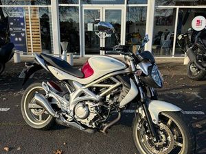 SUZUKI SFV 640 GLADIUS ÉDITION LIMITÉE 500 EXEMPLAIRES