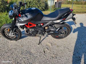 MOTO APRILIA 900 SHIVER