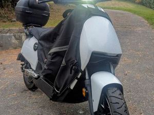 SCOOTER ÉLECTRIQUE - SUPER SOCO