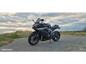 TRIUMPH DAYTONA 660