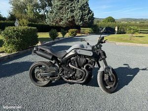 YAMAHA MT 01