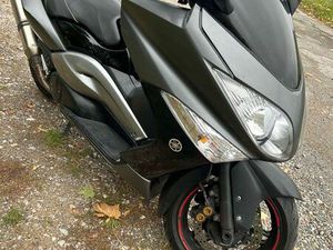 VEND OU ÉCHANGE TMAX 500