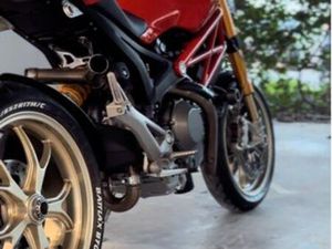 DUCATI MONSTER 1100S