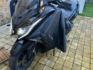 AK550 NOIR AKRAPOVIC