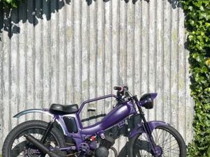 MOTOBÉCANE AV 88 CUSTOM