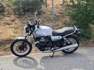 MOTO GUZZI V7 850 SPÉCIAL