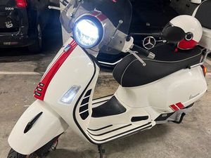 VESPA GTS 125 RACING SIXTIES