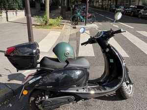 SCOOTER ÉLECTRIQUE 125 - BATTERIE NEUVE
