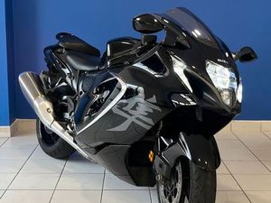 SUZUKI HAYABUSA 2023 – NOIR – 23 000 KM – EXCELLENT ÉTAT – ENTRETIEN COMPLET / RIEN À PRÉVOIR GSXR 1300 1340