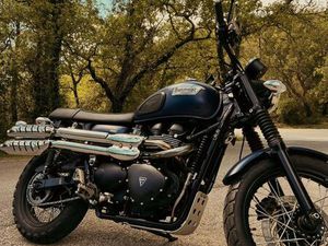 TRIUMPH SCRAMBLER 900