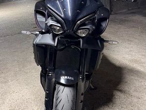 YAMAHA MT10-FULL BLACK