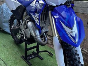 YAMAHA YZ 125 2017 - RÉVISÉE, MARCHE TRÈS FORT, CULASSE VHM