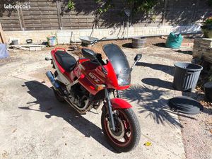 MOTO KAWASAKI GPZ 500