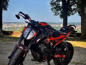 KTM 890 DUKE L