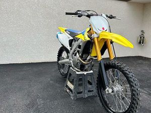 250 RMZ SUZUKI 2024
