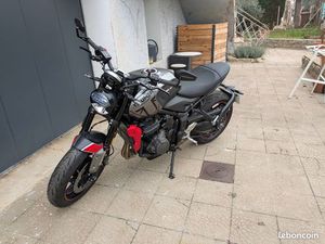 TRIUMPH TRIDENT 660 A2 NEUVE ET D'ORIGINE ENCORE GARANTIE