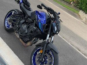 MT 07 A2 AKRA TITANE ?