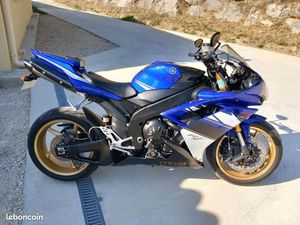 R1 YAMAHA
