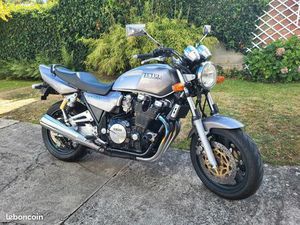 YAMAHA XJR 1200