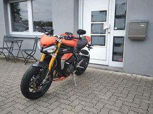 TRIUMPH SPEED TRIPLE 1200 RS VOLLAUSSTATTUNG! SERVICE NEU! 1823KM