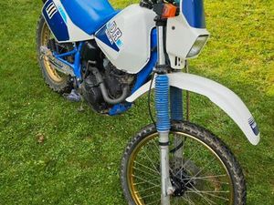 SUZUKI DR 125