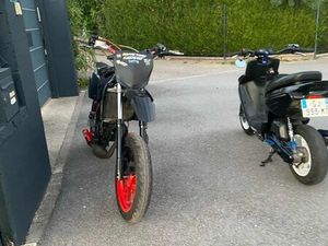 VEND OU ÉCHANGE CONTRE UN BOOSTER MBK