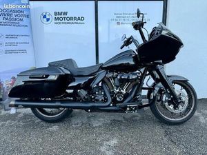 HARLEY-DAVIDSON ROAD GLIDE ST 1923