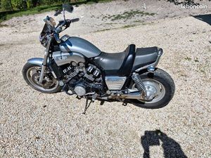 MOTO YAMAHA 1200 V MAX