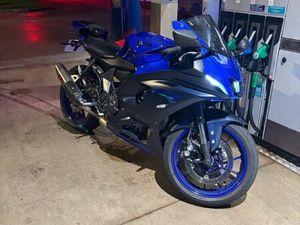 YAMAHA R7 – 2400 KM – EXCELLENT ÉTAT