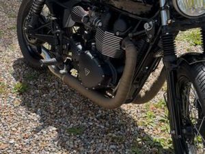 TRIUMPH BONNEVILLE T100