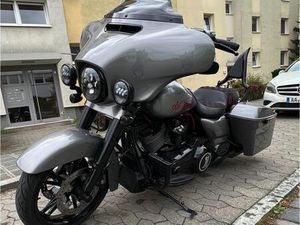 STREET GLIDE