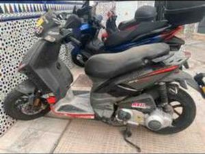 APRILIA - SR MOTARD 125 4T