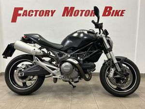 DUCATI - MONSTER 696