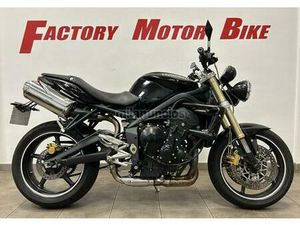 TRIUMPH - STREET TRIPLE