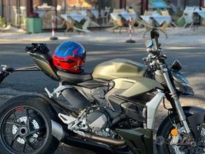 DUCATI STREETFIGHTER V2 STORM GREEN