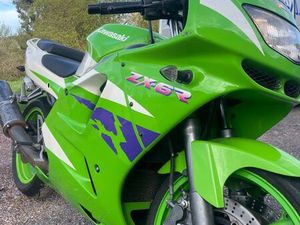 KAWASAKI 600 ZX6R