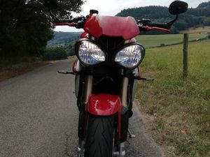 TRIUMPH SPEED TRIPLE S 1050
