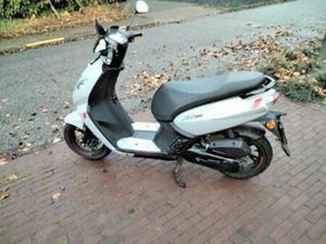 PEUGEOT KISBEE SCOOTER - BETROUWBAAR EN ZUINIG! — SCOOTERS | PEUGEOT — MARKTPLAATS