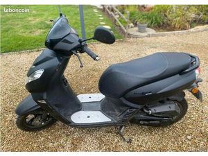 SCOOTER PEUGEOT KISBEE BLACK EDITION