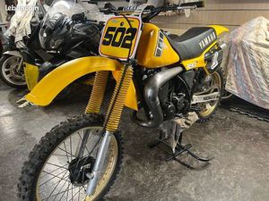 490 YZ YAMAHA