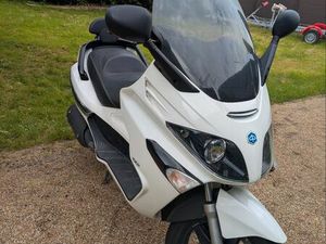 SCOOTER PIAGGIO XEVO 125
