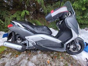 YAMAHA XMAX 250