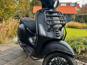 FULL OPTION VESPA SPRINT I-GET AKRA 80CC ALARM BROM 12114 KM — SCOOTERS | VESPA — MARKTPLAATS