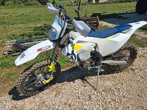 250 HUSQVARNA 4T